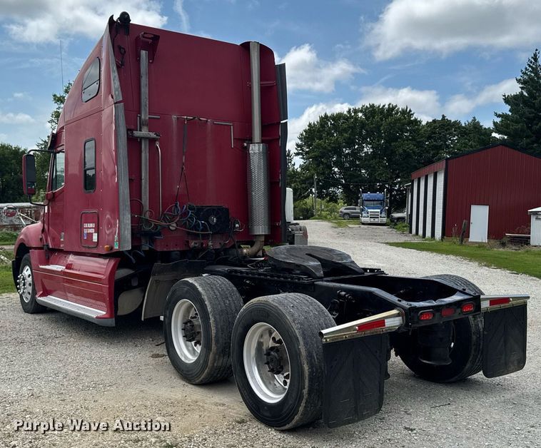 image for item EM2159 2005 Freightliner Columbia semi truck