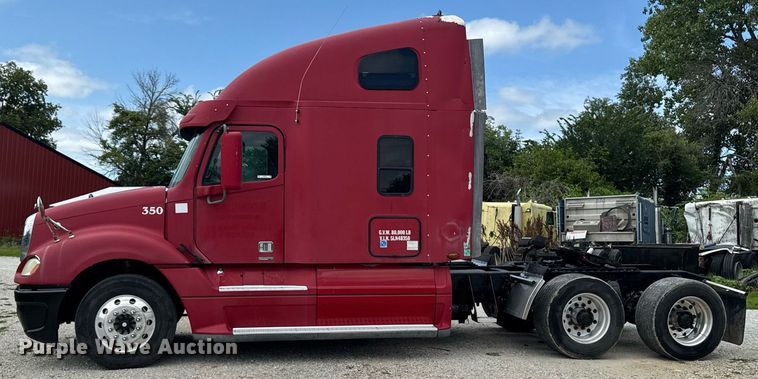 image for item EM2159 2005 Freightliner Columbia semi truck