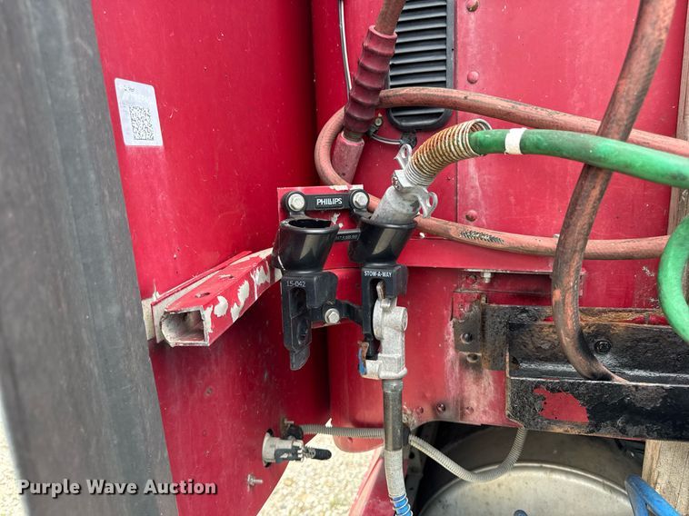 image for item EM2159 2005 Freightliner Columbia semi truck