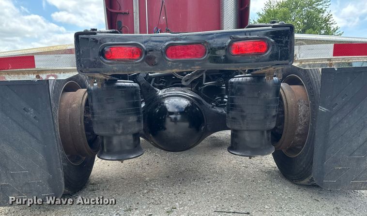 image for item EM2159 2005 Freightliner Columbia semi truck