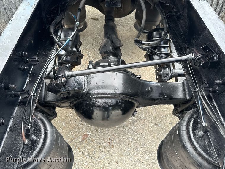 image for item EM2159 2005 Freightliner Columbia semi truck