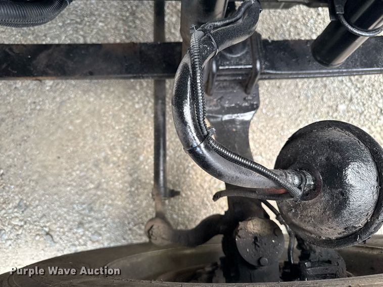 image for item EM2159 2005 Freightliner Columbia semi truck