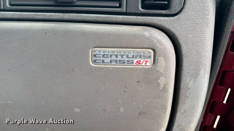 image for item EM2159 2005 Freightliner Columbia semi truck