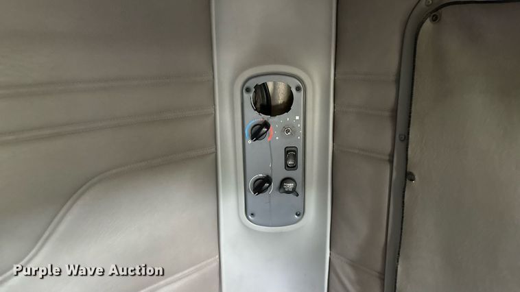 image for item EM2159 2005 Freightliner Columbia semi truck