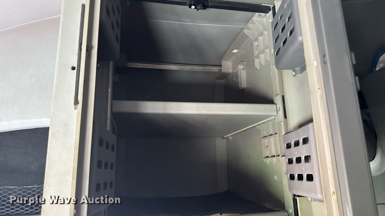 image for item EM2159 2005 Freightliner Columbia semi truck