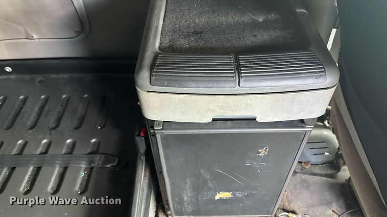 image for item EM2159 2005 Freightliner Columbia semi truck