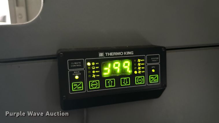 image for item EM2159 2005 Freightliner Columbia semi truck