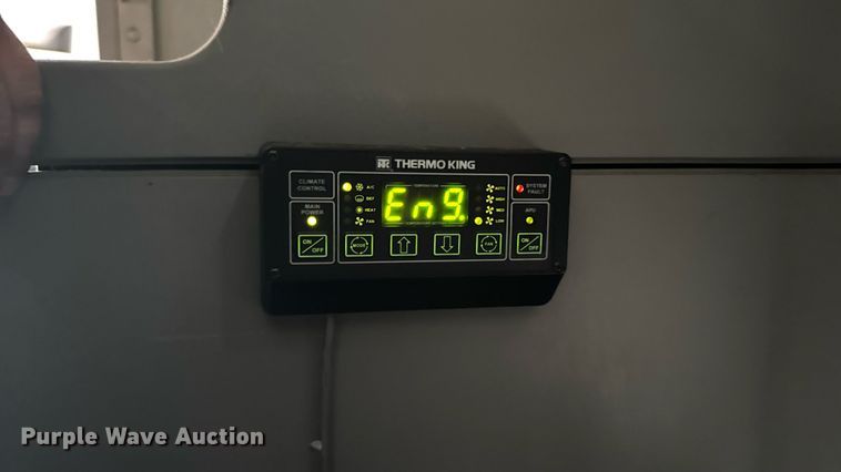 image for item EM2159 2005 Freightliner Columbia semi truck