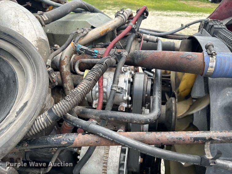 image for item EM2159 2005 Freightliner Columbia semi truck