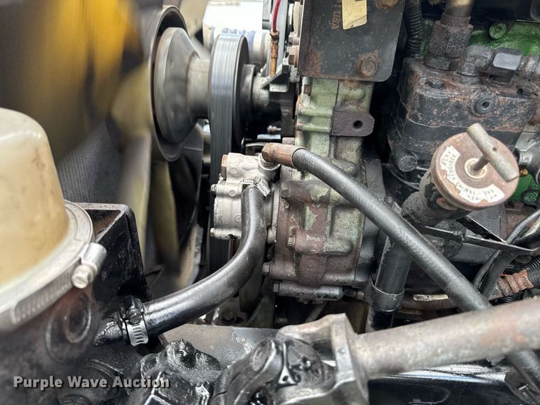 image for item EM2159 2005 Freightliner Columbia semi truck