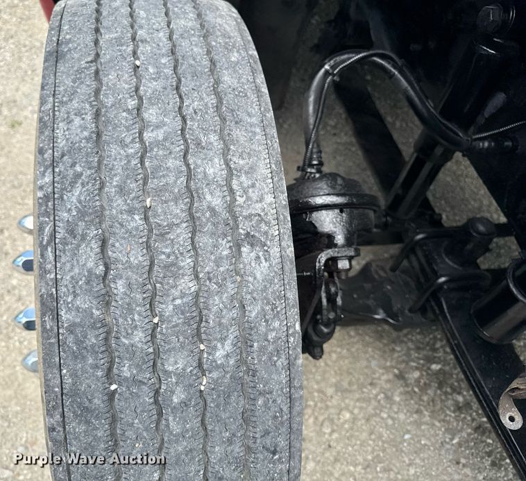 image for item EM2159 2005 Freightliner Columbia semi truck