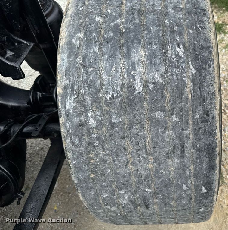 image for item EM2159 2005 Freightliner Columbia semi truck