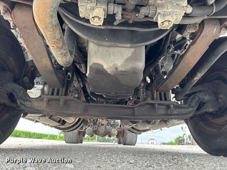 image for item EM2165 2015 Kenworth T880 semi truck