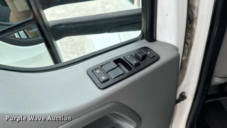 image for item EM2165 2015 Kenworth T880 semi truck