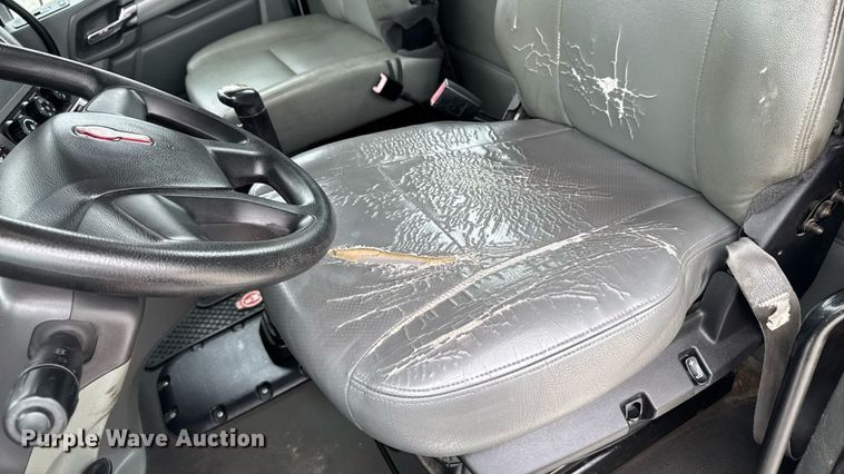 image for item EM2165 2015 Kenworth T880 semi truck