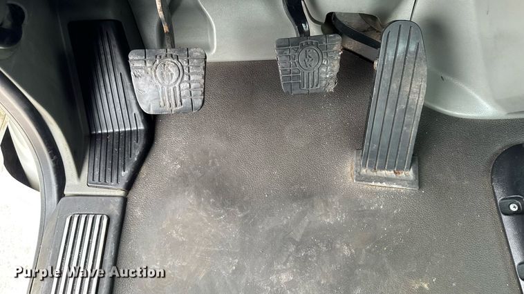 image for item EM2165 2015 Kenworth T880 semi truck