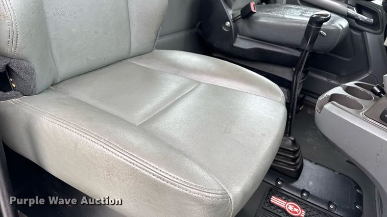 image for item EM2165 2015 Kenworth T880 semi truck