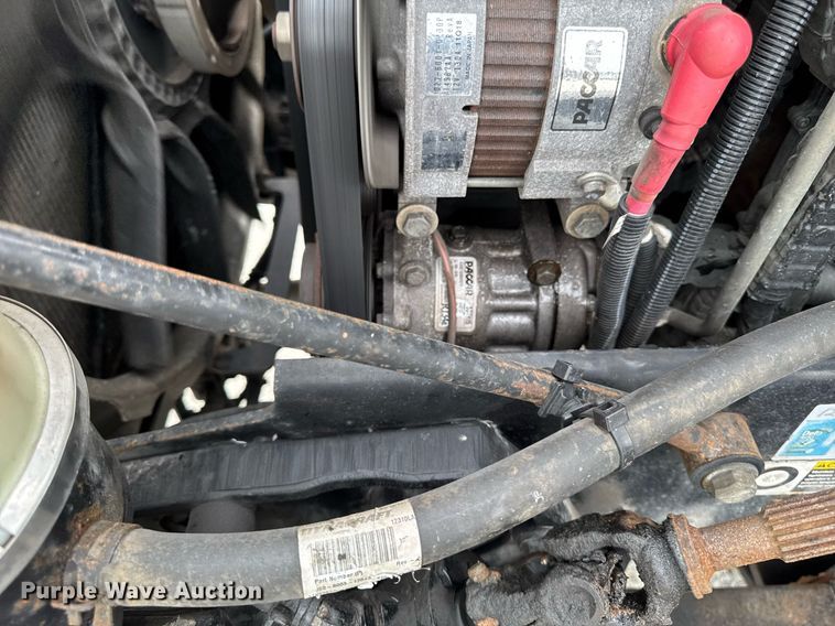 image for item EM2165 2015 Kenworth T880 semi truck