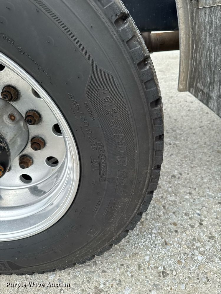 image for item EM2165 2015 Kenworth T880 semi truck