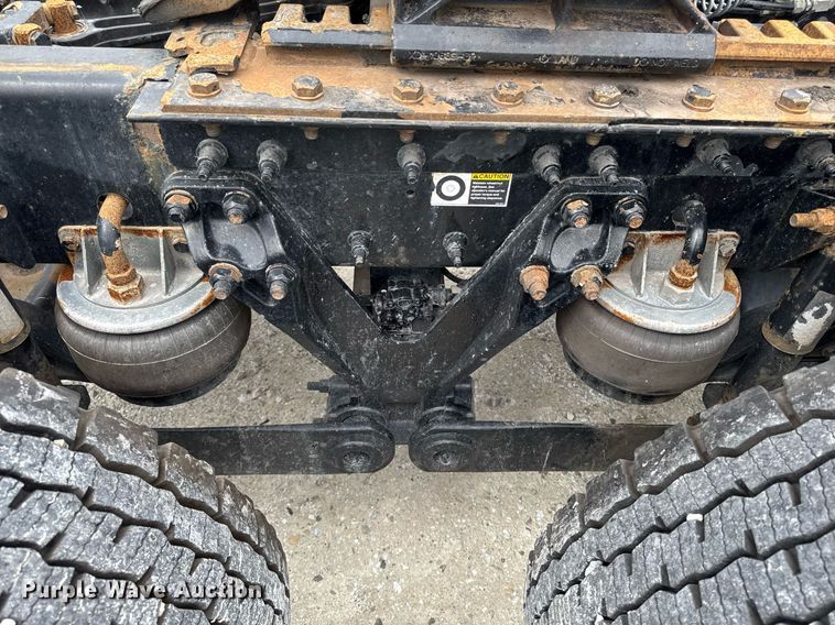 image for item EM2165 2015 Kenworth T880 semi truck