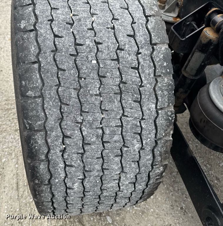 image for item EM2165 2015 Kenworth T880 semi truck