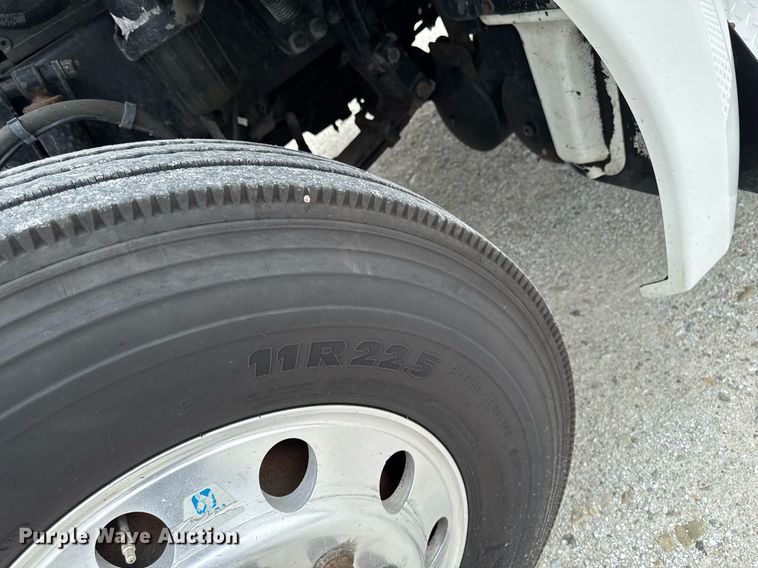 image for item EM2165 2015 Kenworth T880 semi truck