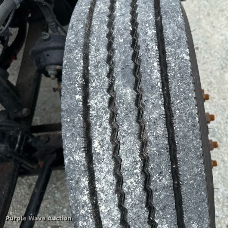 image for item EM2165 2015 Kenworth T880 semi truck