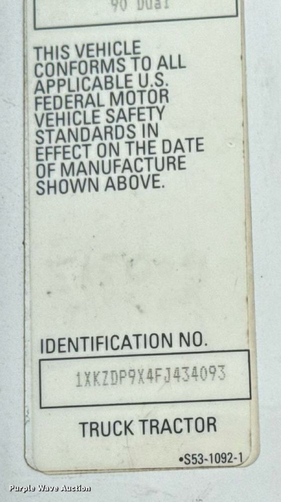 image for item EM2165 2015 Kenworth T880 semi truck