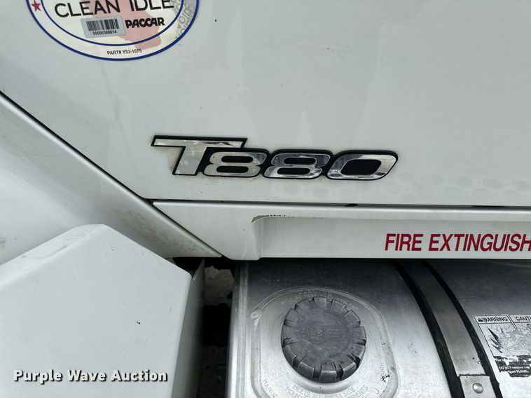 image for item EM2167 2017 Kenworth T880 semi truck