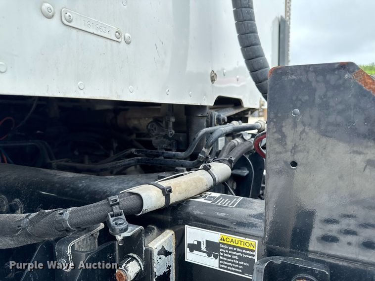 image for item EM2167 2017 Kenworth T880 semi truck