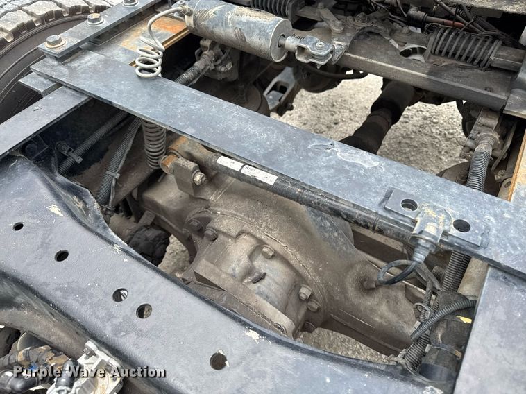 image for item EM2167 2017 Kenworth T880 semi truck