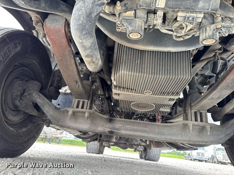 image for item EM2167 2017 Kenworth T880 semi truck