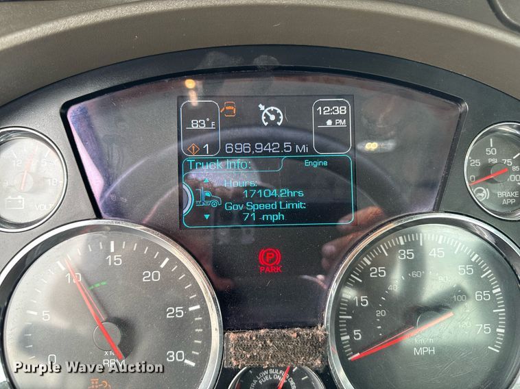 image for item EM2167 2017 Kenworth T880 semi truck