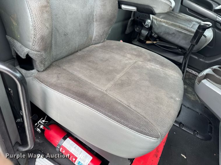 image for item EM2167 2017 Kenworth T880 semi truck