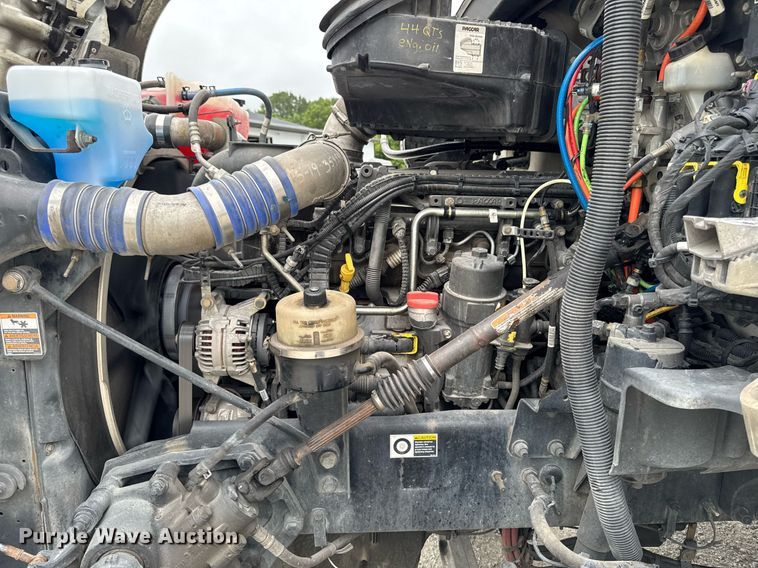 image for item EM2167 2017 Kenworth T880 semi truck