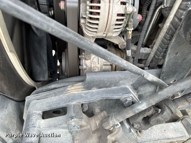 image for item EM2167 2017 Kenworth T880 semi truck