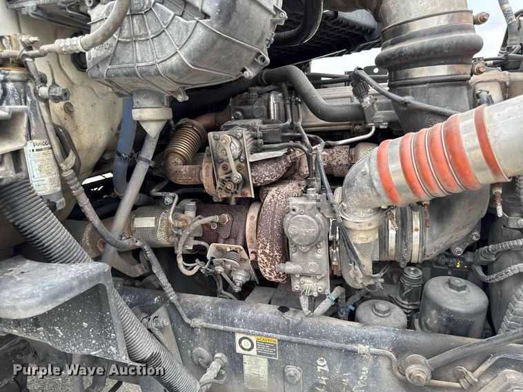 image for item EM2167 2017 Kenworth T880 semi truck