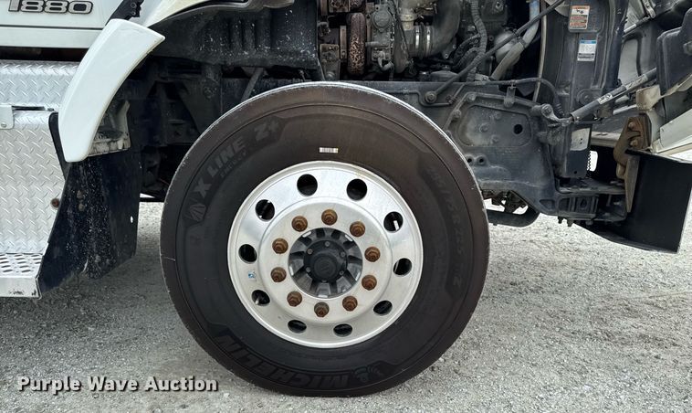 image for item EM2167 2017 Kenworth T880 semi truck