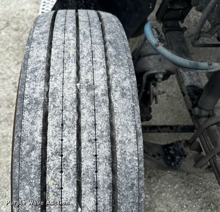 image for item EM2167 2017 Kenworth T880 semi truck