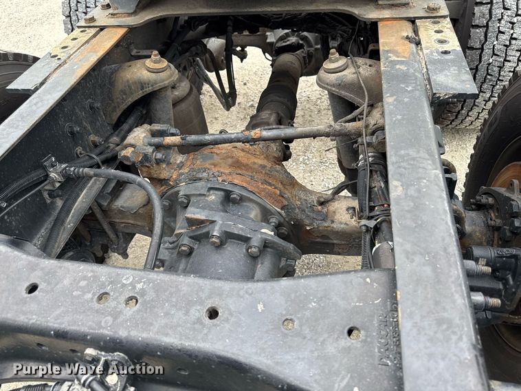 image for item EM2168 2017 Kenworth T880 semi truck