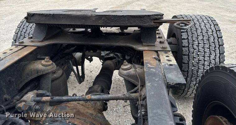 image for item EM2168 2017 Kenworth T880 semi truck