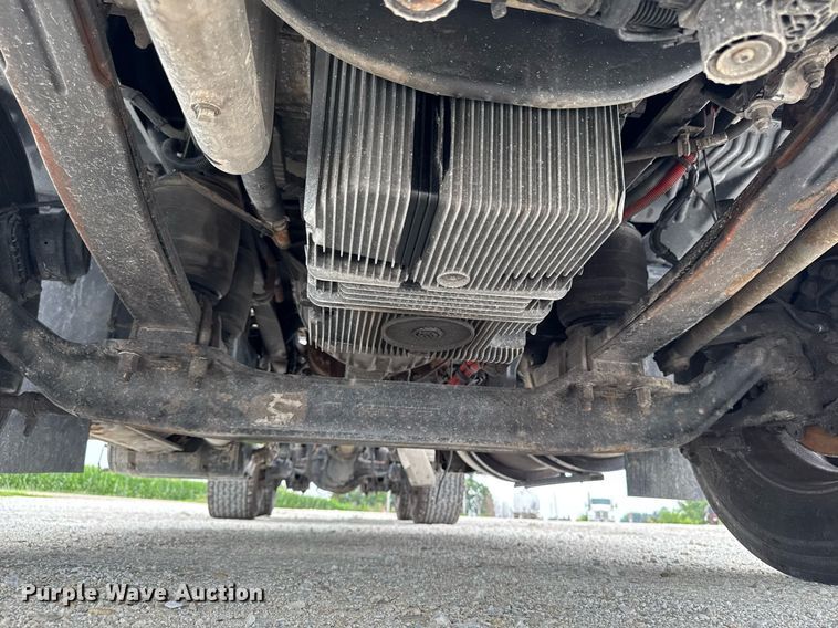 image for item EM2168 2017 Kenworth T880 semi truck