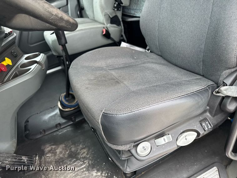 image for item EM2168 2017 Kenworth T880 semi truck