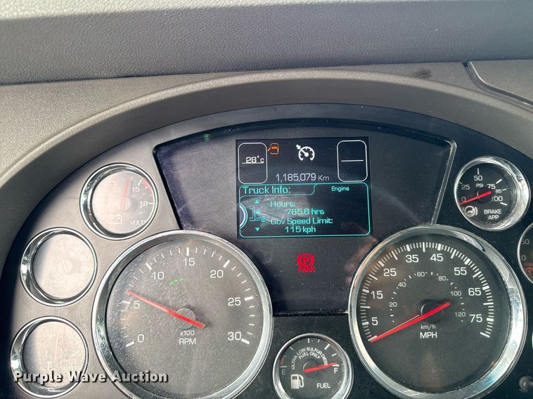 image for item EM2168 2017 Kenworth T880 semi truck