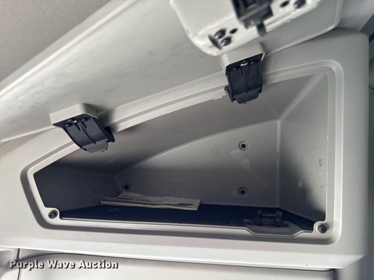 image for item EM2168 2017 Kenworth T880 semi truck