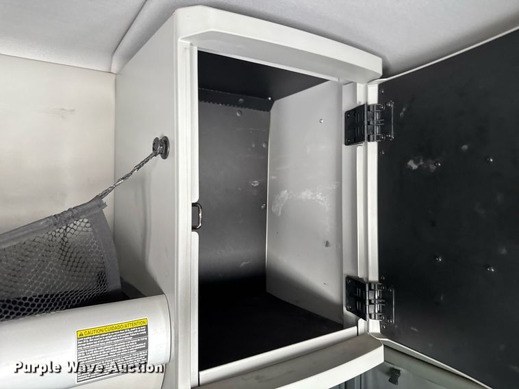 image for item EM2168 2017 Kenworth T880 semi truck