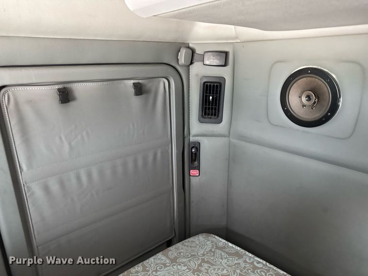 image for item EM2168 2017 Kenworth T880 semi truck