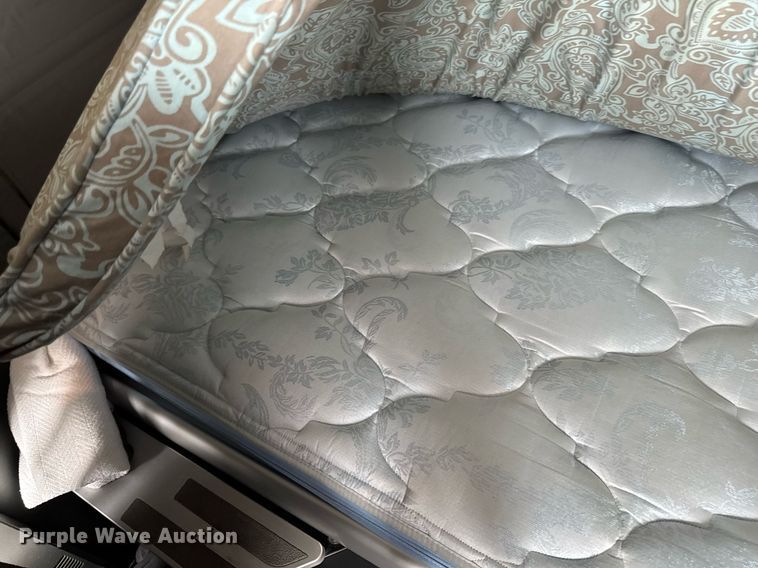 image for item EM2168 2017 Kenworth T880 semi truck