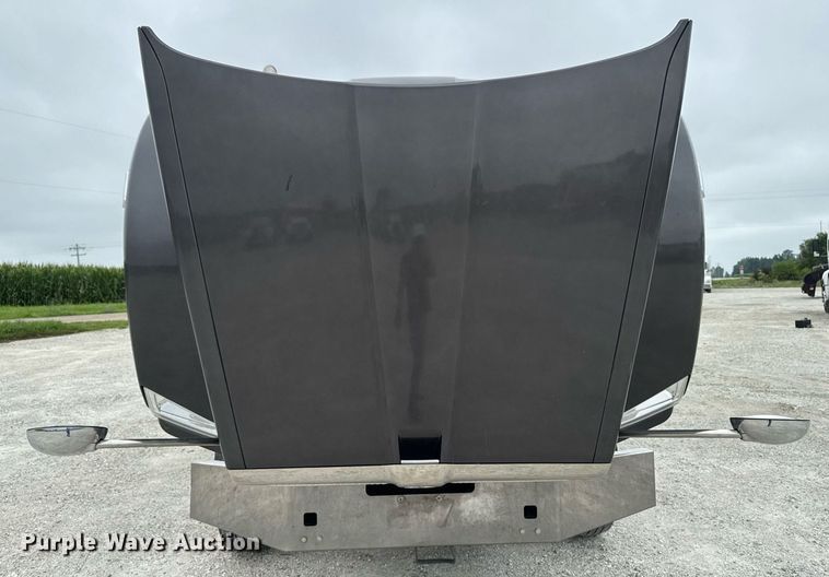 image for item EM2168 2017 Kenworth T880 semi truck