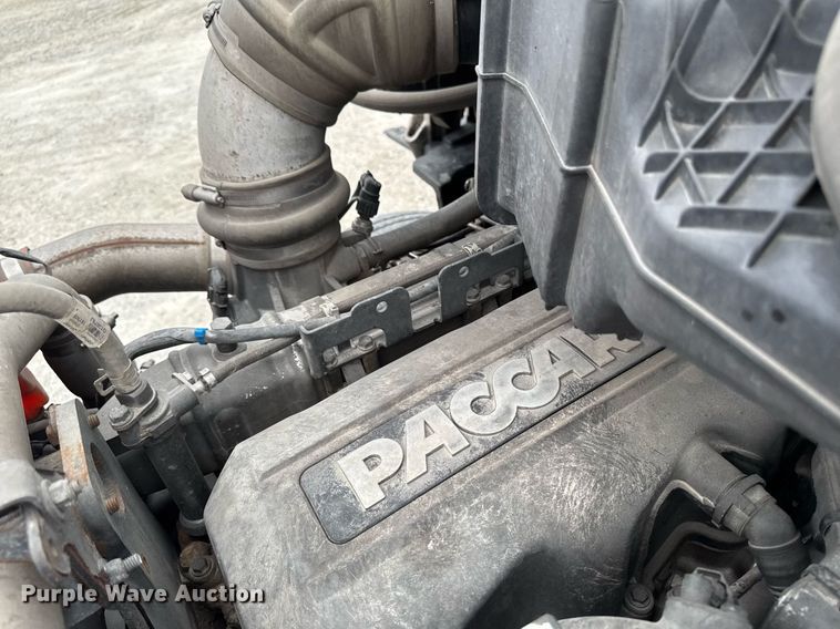 image for item EM2168 2017 Kenworth T880 semi truck